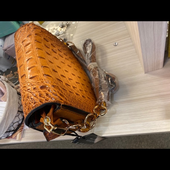 Croc like crossbody bag - Picture 3 of 5